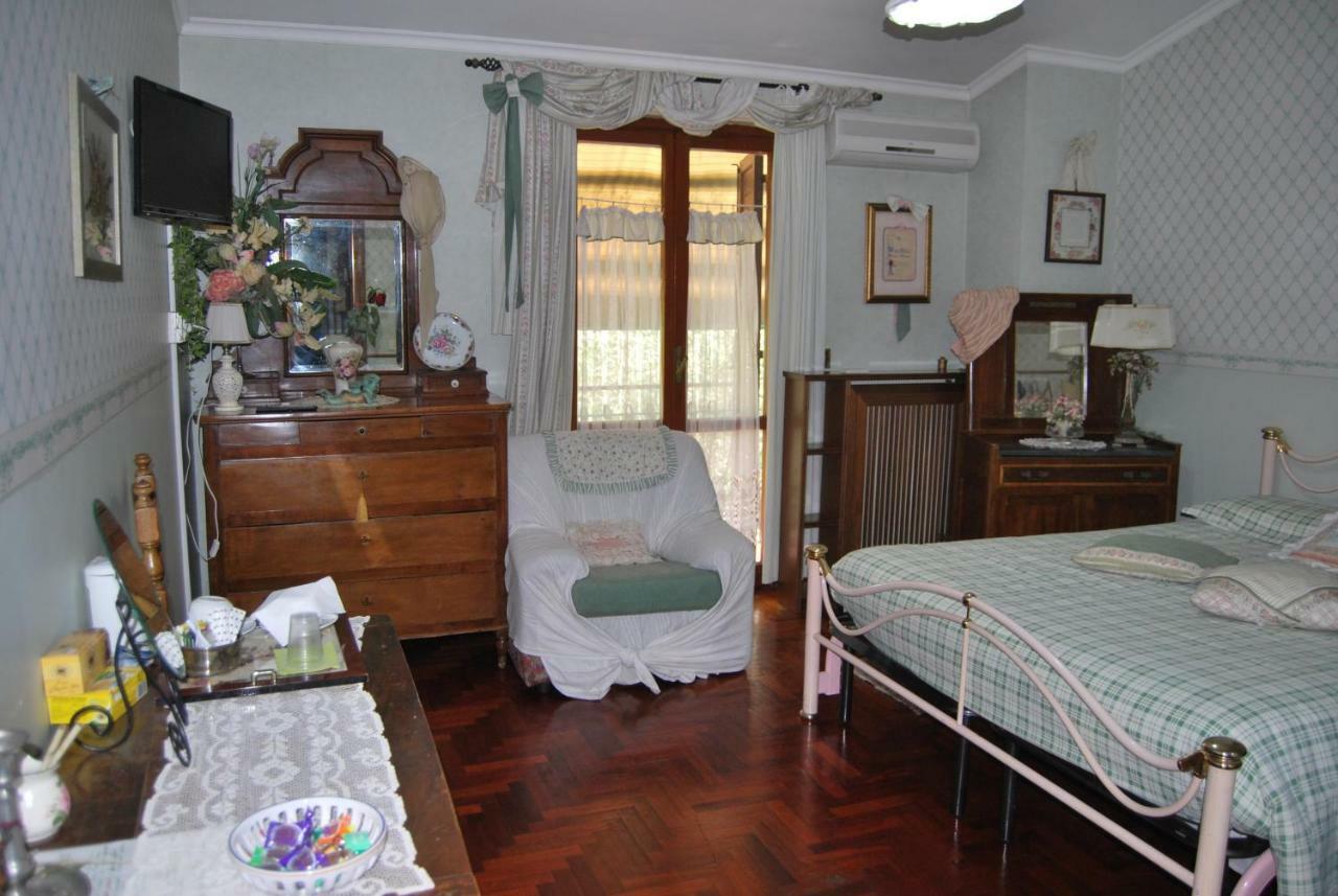 Casa Pontecorvi Acomodação com café da manhã Velletri Exterior foto